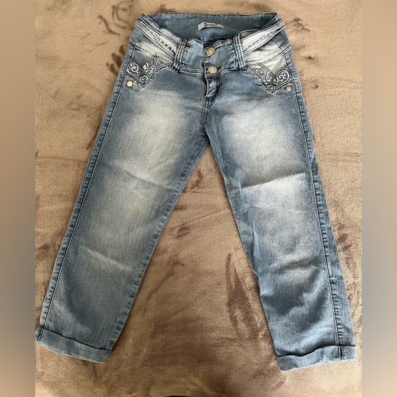 Korcho’s jean capri - Picture 2 of 9